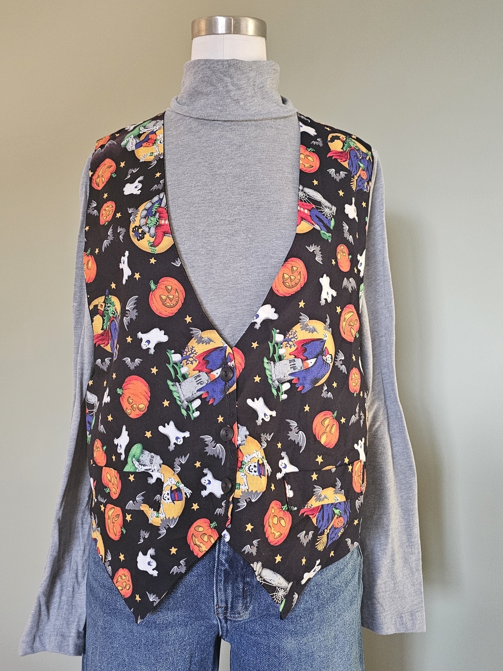 Festive Halloween Vest 👻 Size: L